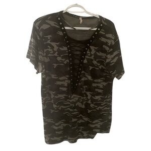 Emma & Sam camo t-shirt